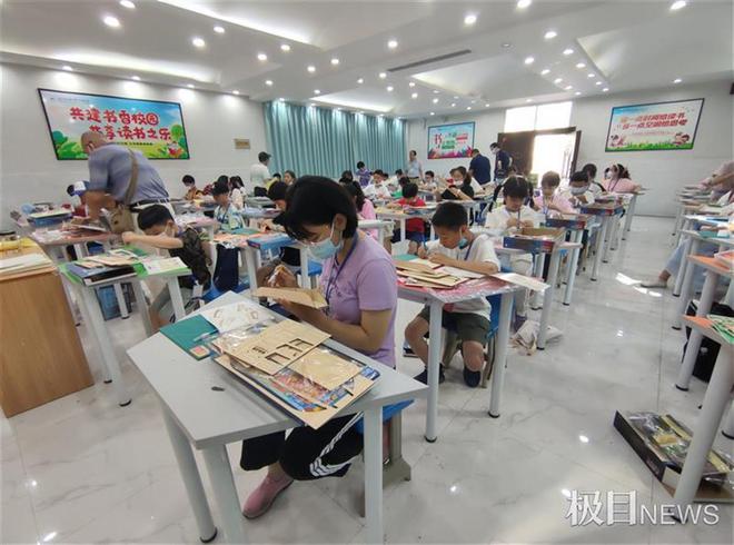玩模型学历史小学建筑模型大赛很有“料”(图3)