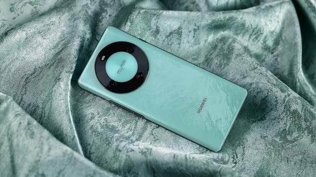 华为畅享70X上手体验：颜值与实力并存开启千元机新时代(图3)