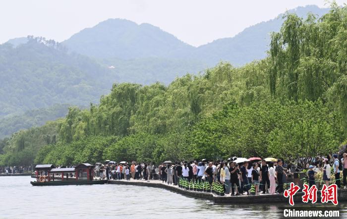 “无障碍一日游”假期走红：“被看见”的尊严最动人